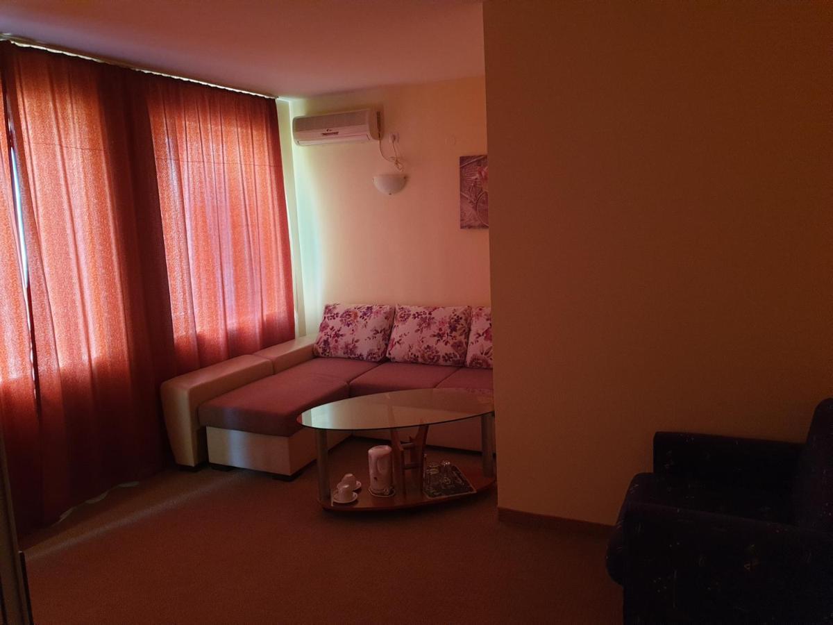 Family Hotel Diana Pomorie Exterior photo