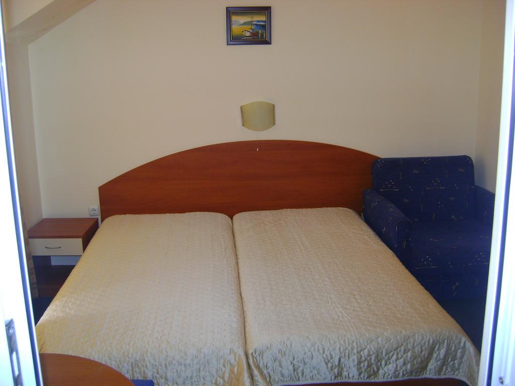Family Hotel Diana Pomorie Exterior photo