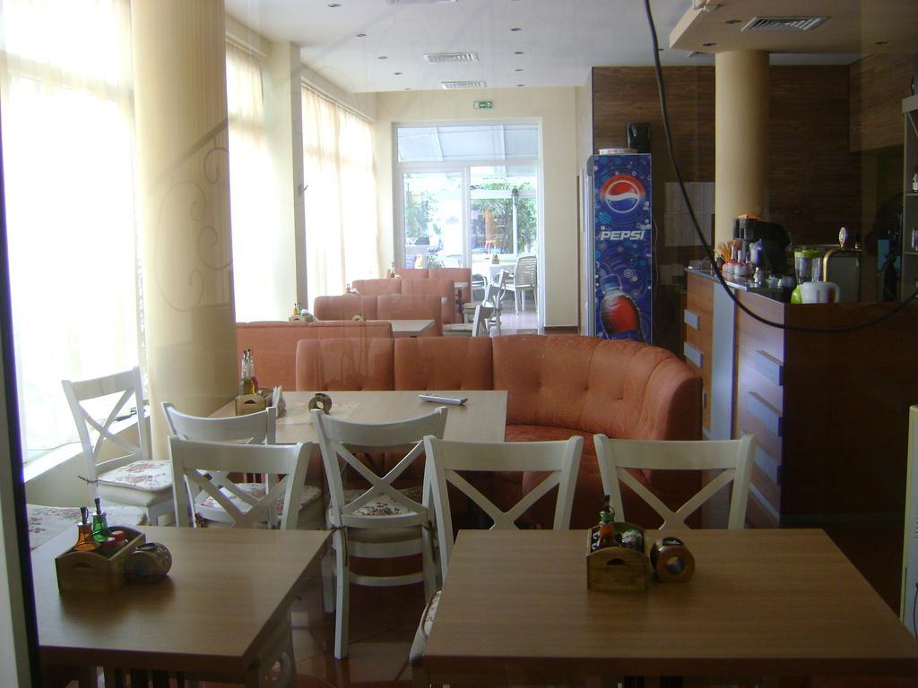 Family Hotel Diana Pomorie Exterior photo