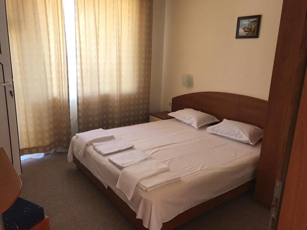 Family Hotel Diana Pomorie Exterior photo