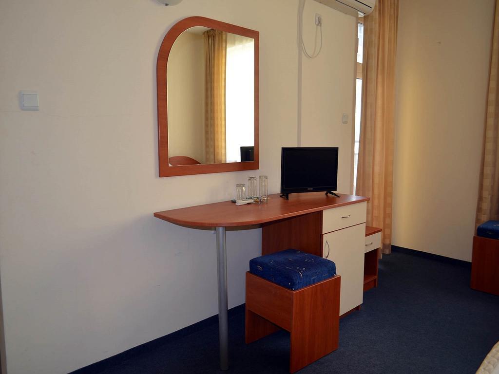 Family Hotel Diana Pomorie Exterior photo