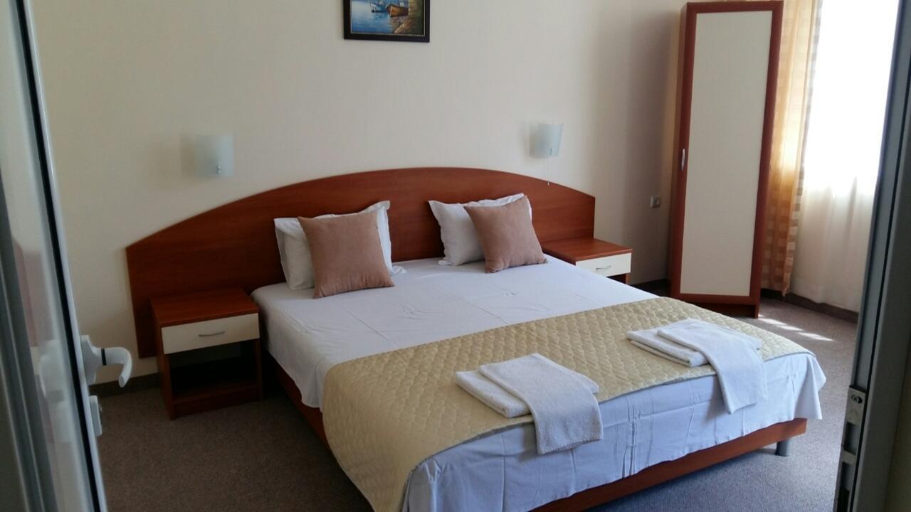 Family Hotel Diana Pomorie Exterior photo